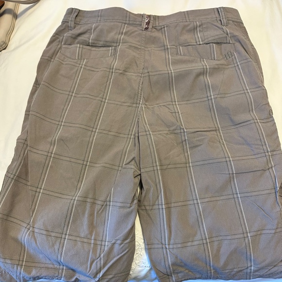 Men's Lululemon Bermudas - Picture 6 of 7